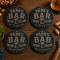 Set van vier ronde leistenen onderzetters Papa's Bar